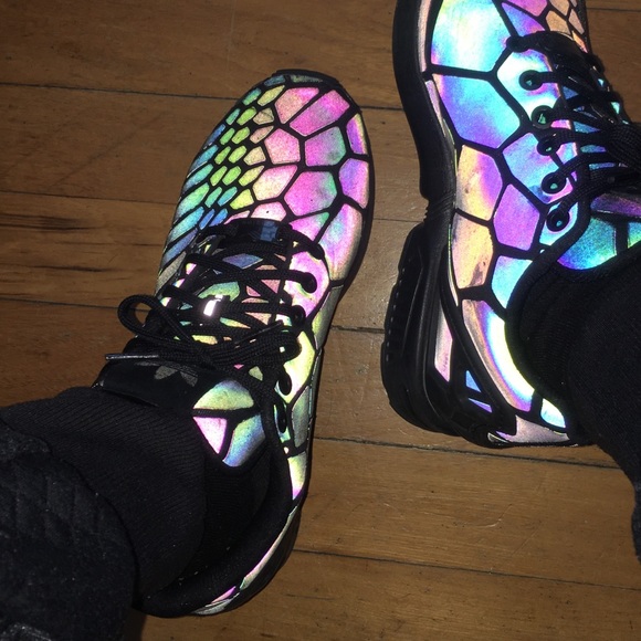 Meet your Posher, Dee - Picture 2 of 2